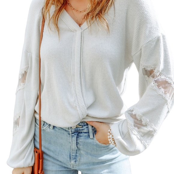 White Floral Embroidered Shirred Sleeve Elegant Shirt - Picture 4 of 7